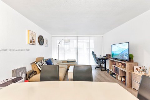 Купить кондоминиум в Авентура, Флорида 1 спальня, 68.84м2, № 1937210 - фото 23