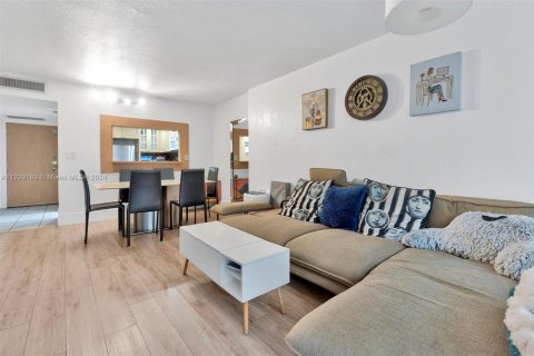 Купить кондоминиум в Авентура, Флорида 1 спальня, 68.84м2, № 1937210 - фото 20