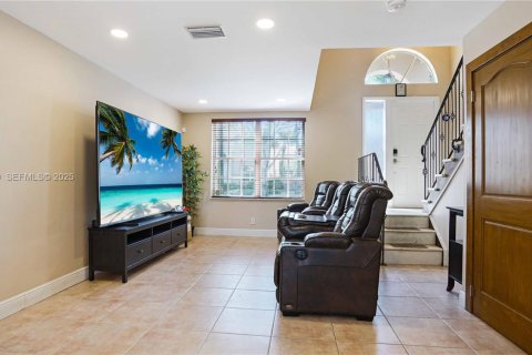 Casa en venta en Plantation, Florida, 3 dormitorios, 137.87 m2 № 1987663 - foto 8