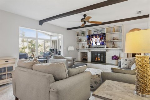 House in Tampa, Florida 3 bedrooms, 187.29 sq.m. № 2103772 - photo 16