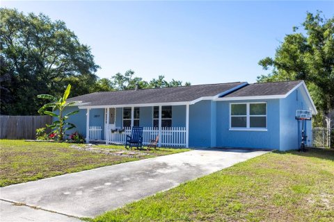 House in Clearwater, Florida 4 bedrooms, 128.21 sq.m. № 2149662