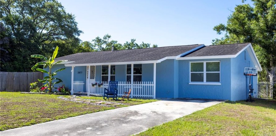 House in Clearwater, Florida 4 bedrooms, 128.21 sq.m. № 2149662
