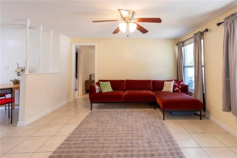 House in Clearwater, Florida 4 bedrooms, 128.21 sq.m. № 2149662 - photo 13