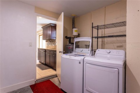House in Clearwater, Florida 4 bedrooms, 128.21 sq.m. № 2149662 - photo 10
