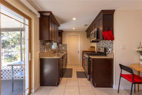 House in Clearwater, Florida 4 bedrooms, 128.21 sq.m. № 2149662 - photo 7