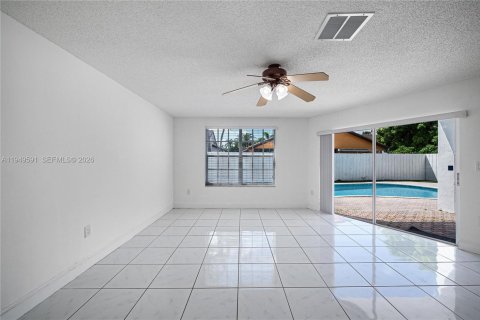 Снять в аренду виллу или дом в Майами, Флорида 4 спальни, 220.92м2, № 2005231 - фото 17