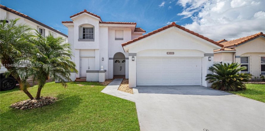 Дом в Майами, Флорида 4 спальни, 220.92м2 № 2005231