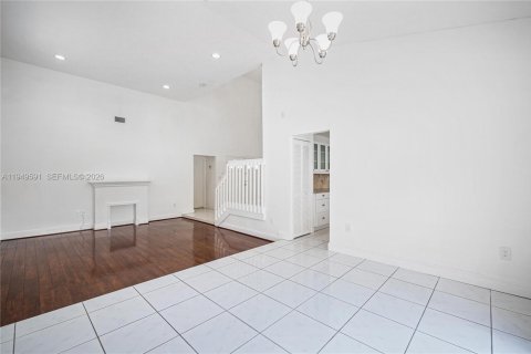 Снять в аренду виллу или дом в Майами, Флорида 4 спальни, 220.92м2, № 2005231 - фото 9