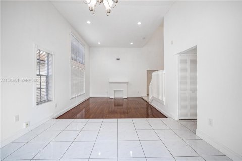 Снять в аренду виллу или дом в Майами, Флорида 4 спальни, 220.92м2, № 2005231 - фото 10