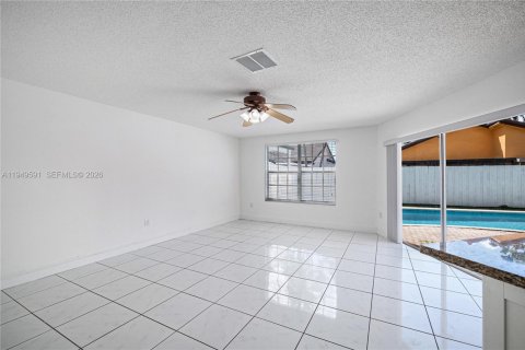 Снять в аренду виллу или дом в Майами, Флорида 4 спальни, 220.92м2, № 2005231 - фото 19