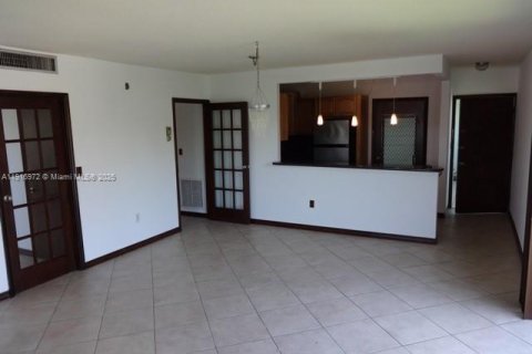 Condo in Bay Harbor Islands, Florida, 2 bedrooms  № 1973716 - photo 6