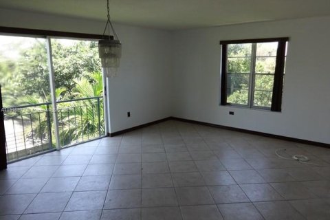 Condo in Bay Harbor Islands, Florida, 2 bedrooms  № 1973716 - photo 5