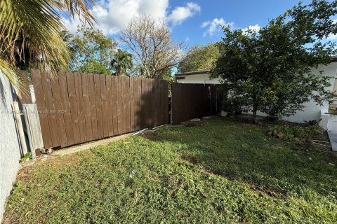 Casa en alquiler en Homestead, Florida, 4 dormitorios, 133.78 m2 № 1954390 - foto 8