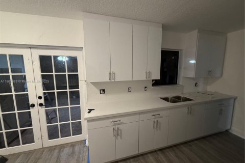 Casa en alquiler en Homestead, Florida, 4 dormitorios, 133.78 m2 № 1954390 - foto 4