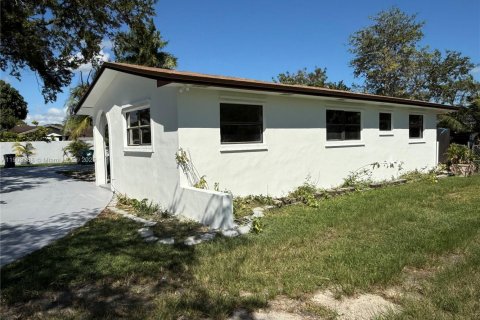 Casa en alquiler en Homestead, Florida, 4 dormitorios, 133.78 m2 № 1954390 - foto 3