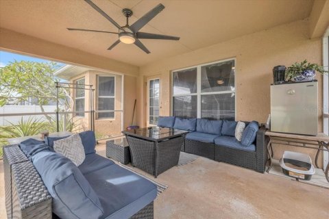 House in Cape Coral, Florida 4 bedrooms, 216.93 sq.m. № 2410319 - photo 29
