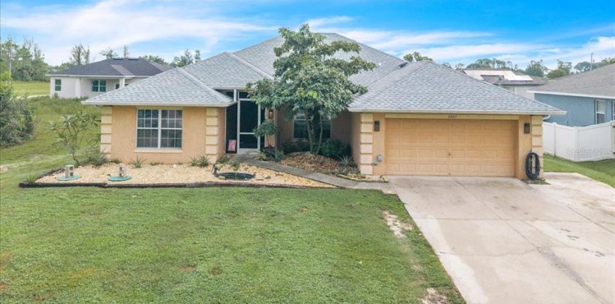 House in Cape Coral, Florida 4 bedrooms, 216.93 sq.m. № 2410319