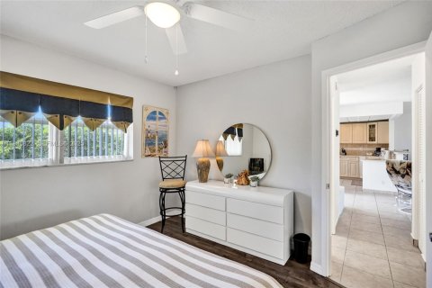 Copropriété à vendre à Hallandale Beach, Floride: 2 chambres, 102.19 m2 № 1994748 - photo 14