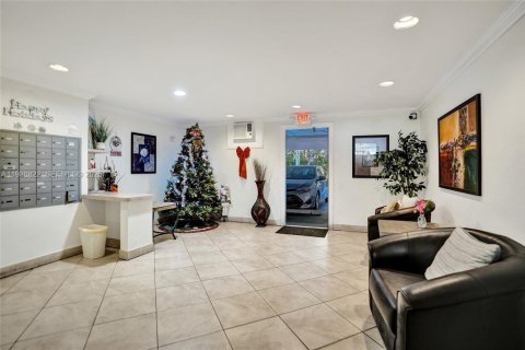 Copropriété à vendre à Hallandale Beach, Floride: 2 chambres, 102.19 m2 № 1994748 - photo 6