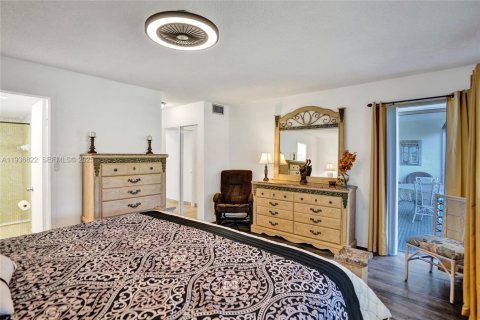 Copropriété à vendre à Hallandale Beach, Floride: 2 chambres, 102.19 m2 № 1994748 - photo 9