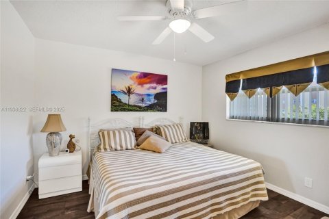 Copropriété à vendre à Hallandale Beach, Floride: 2 chambres, 102.19 m2 № 1994748 - photo 13
