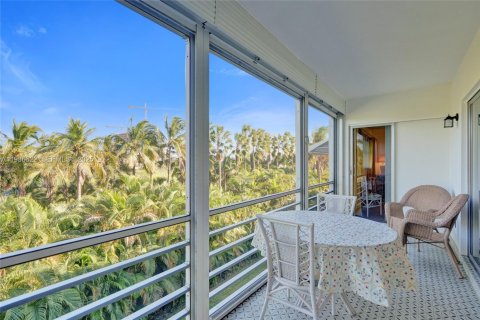 Copropriété à vendre à Hallandale Beach, Floride: 2 chambres, 102.19 m2 № 1994748 - photo 1