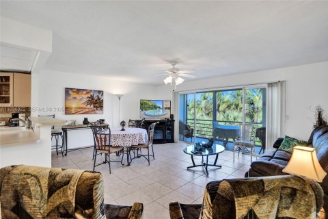 Copropriété à vendre à Hallandale Beach, Floride: 2 chambres, 102.19 m2 № 1994748 - photo 21