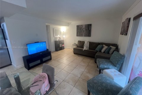 Adosado en venta en Davie, Florida, 3 dormitorios, 126.35 m2 № 1944926 - foto 7