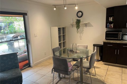 Adosado en venta en Davie, Florida, 3 dormitorios, 126.35 m2 № 1944926 - foto 5