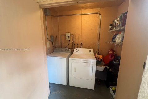 Adosado en venta en Davie, Florida, 3 dormitorios, 126.35 m2 № 1944926 - foto 23
