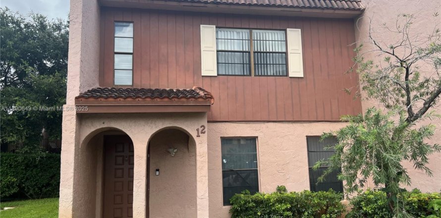 Adosado en Davie, Florida 3 dormitorios, 126.35 m2 № 1944926