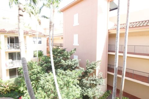 Copropriété à louer à West Palm Beach, Floride: 2 chambres, 99.5 m2 № 1217575 - photo 1