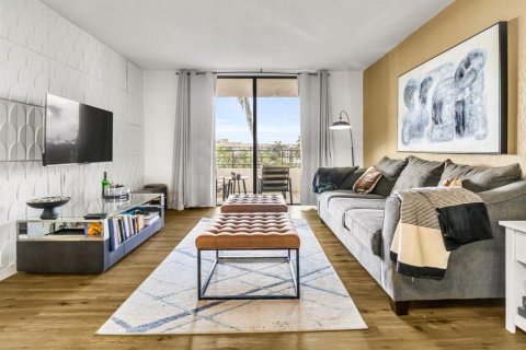 Condo in Hallandale Beach, Florida, 2 bedrooms № 2193283 - photo 3
