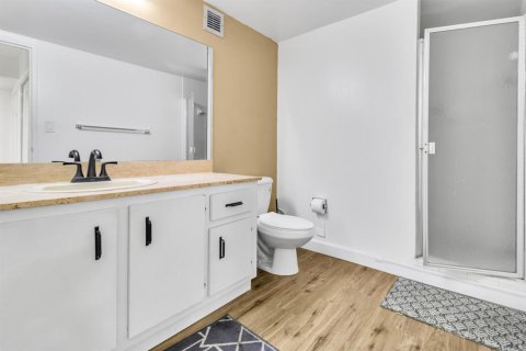Condo in Hallandale Beach, Florida, 2 bedrooms № 2193283 - photo 12