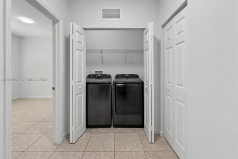 Touwnhouse à vendre à Homestead, Floride: 3 chambres, 142.6 m2 № 2024462 - photo 15