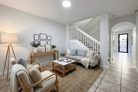 Touwnhouse à vendre à Homestead, Floride: 3 chambres, 142.6 m2 № 2024462 - photo 3