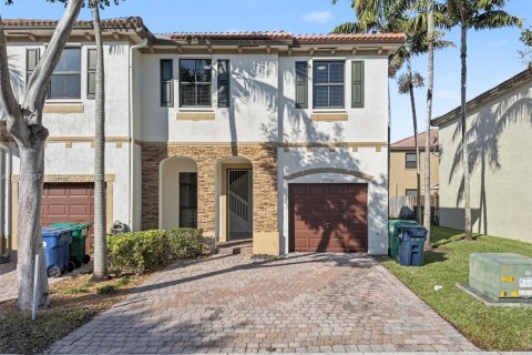 Touwnhouse à vendre à Homestead, Floride: 3 chambres, 142.6 m2 № 2024462 - photo 16