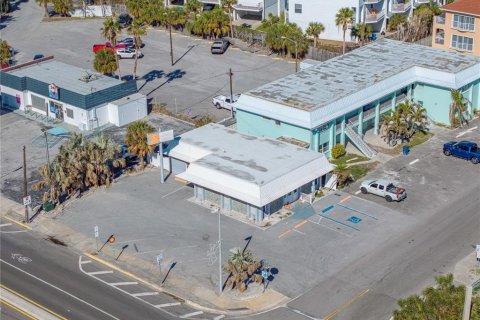 Commercial property in Redington Beach, Florida 148.27 sq.m. № 1562673 - photo 4