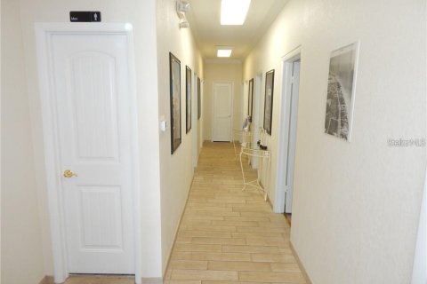 Commercial property in Redington Beach, Florida 148.27 sq.m. № 1562673 - photo 13