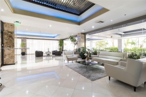 Condo in Surfside, Florida, 1 bedroom  № 1924692 - photo 14