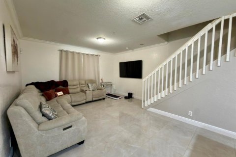 Touwnhouse à louer à Lauderhill, Floride: 3 chambres, 190.45 m2 № 2386883 - photo 10