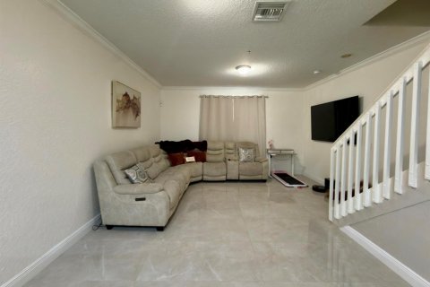 Touwnhouse à louer à Lauderhill, Floride: 3 chambres, 190.45 m2 № 2386883 - photo 6