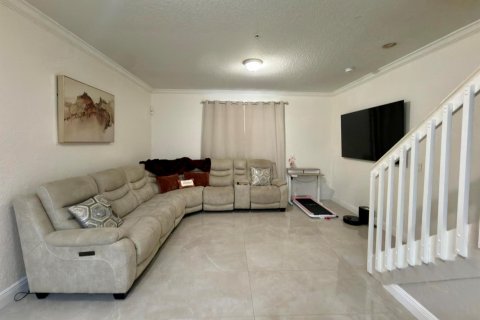 Touwnhouse à louer à Lauderhill, Floride: 3 chambres, 190.45 m2 № 2386883 - photo 9