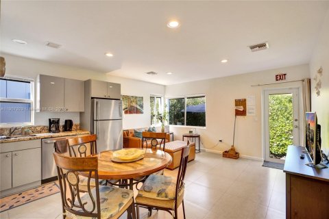 Propiedad comercial en venta en Hollywood, Florida, 157.93 m2 № 1964564 - foto 28