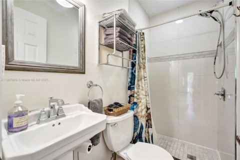 Propiedad comercial en venta en Hollywood, Florida, 157.93 m2 № 1964564 - foto 30