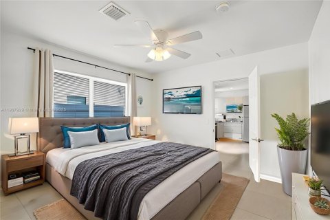 Propiedad comercial en venta en Hollywood, Florida, 157.93 m2 № 1964564 - foto 13