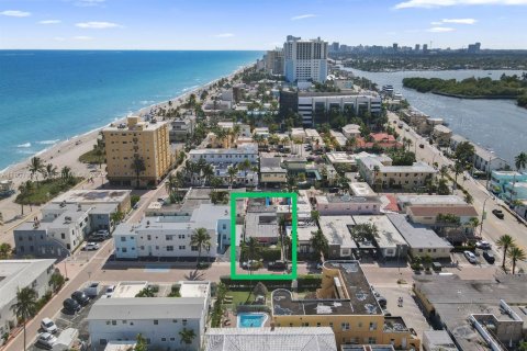 Propiedad comercial en venta en Hollywood, Florida, 157.93 m2 № 1964564 - foto 4