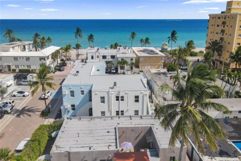 Propiedad comercial en venta en Hollywood, Florida, 157.93 m2 № 1964564 - foto 25