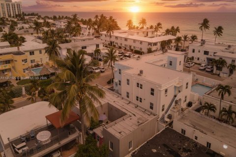 Propiedad comercial en venta en Hollywood, Florida, 157.93 m2 № 1964564 - foto 3