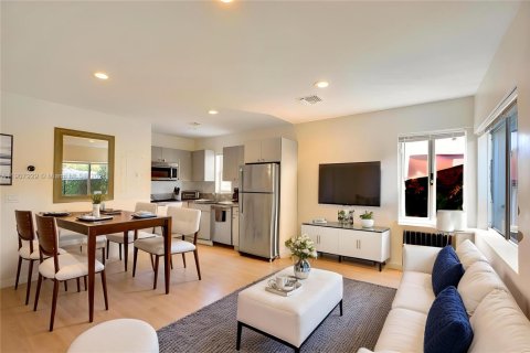 Propiedad comercial en venta en Hollywood, Florida, 157.93 m2 № 1964564 - foto 8